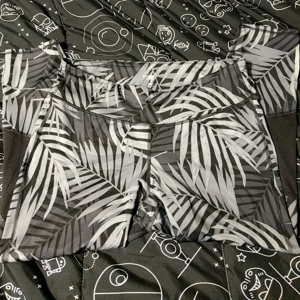 Old navy active cropped leggings